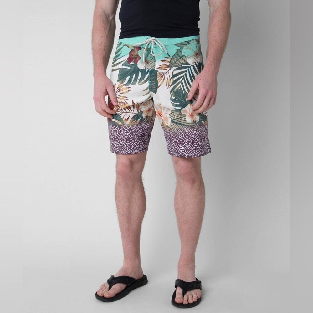 Vissla Moku Stretch Boardshort in Jade Tropical Print Size 30